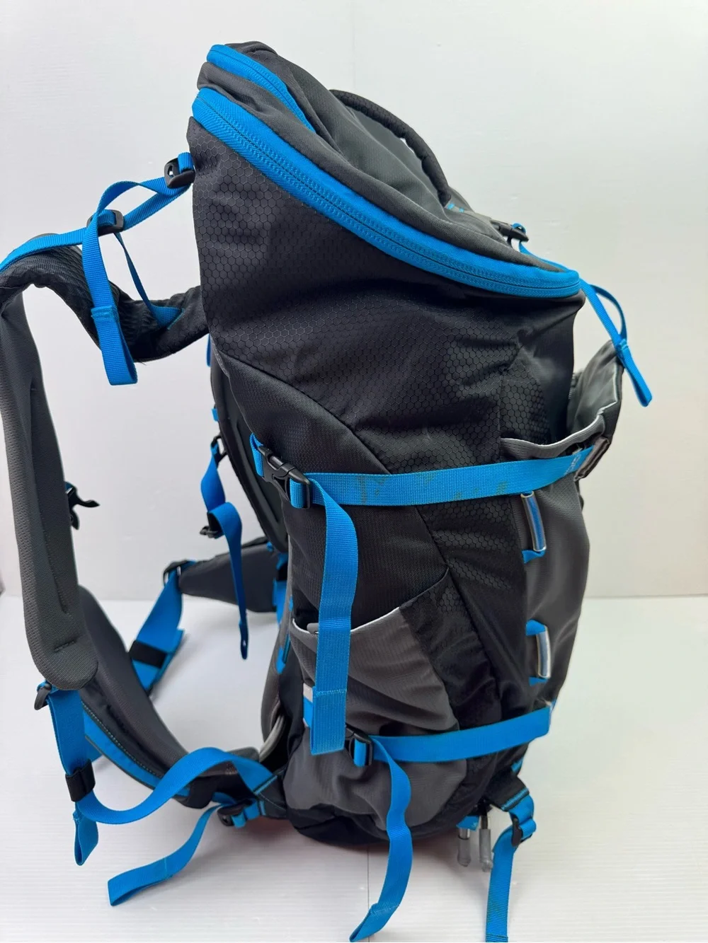 MHM Salute 34L Hiking Backpack Mauntaineering Backpacking Daypack Hiking Bag 34L